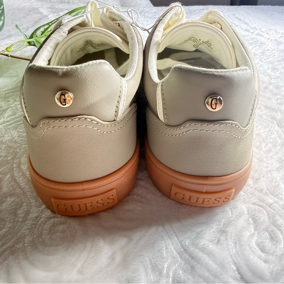 GUESS Green Suede Sneakers Women’s Size 8 NWT - Picture 10 of 10